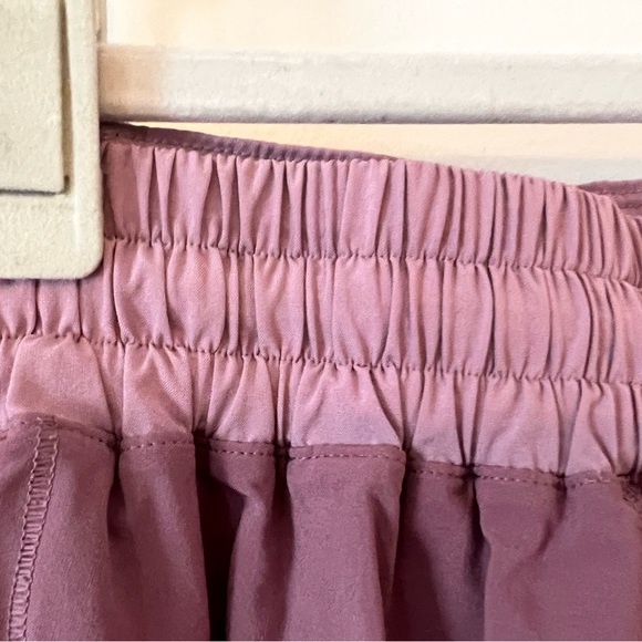 Lululemon mauve hotty hot shorts - Picture 4 of 7